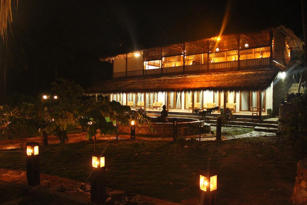 Ary'S Lagoon Bungalow & Hotel Karimunjawa Eksteriør billede