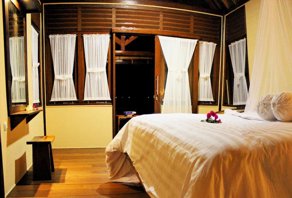Ary'S Lagoon Bungalow & Hotel Karimunjawa Værelse billede