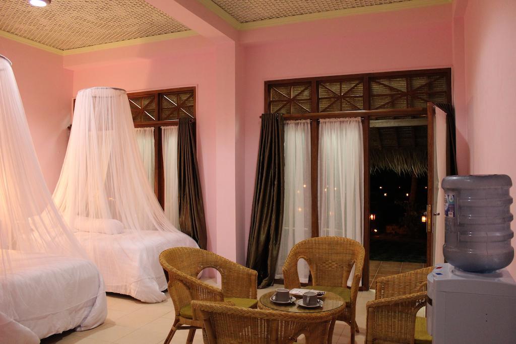 Ary'S Lagoon Bungalow & Hotel Karimunjawa Værelse billede