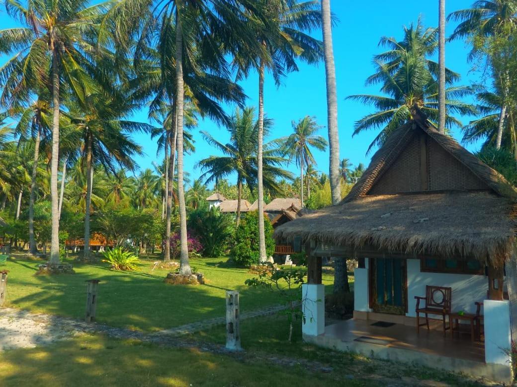 Ary'S Lagoon Bungalow & Hotel Karimunjawa Eksteriør billede