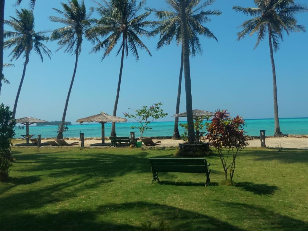 Ary'S Lagoon Bungalow & Hotel Karimunjawa Eksteriør billede